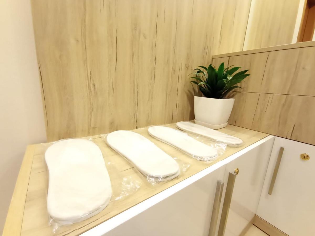فلورا Trea Accomodations - Port Side المظهر الخارجي الصورة