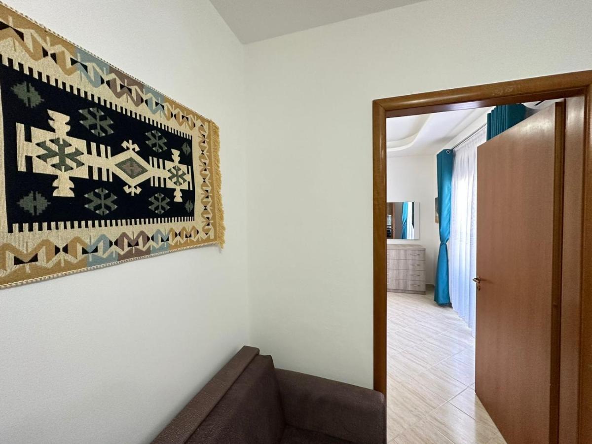 فلورا Trea Accomodations - Port Side المظهر الخارجي الصورة
