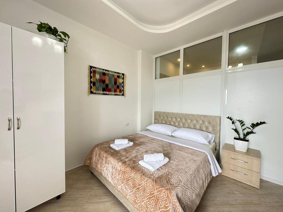 فلورا Trea Accomodations - Port Side المظهر الخارجي الصورة