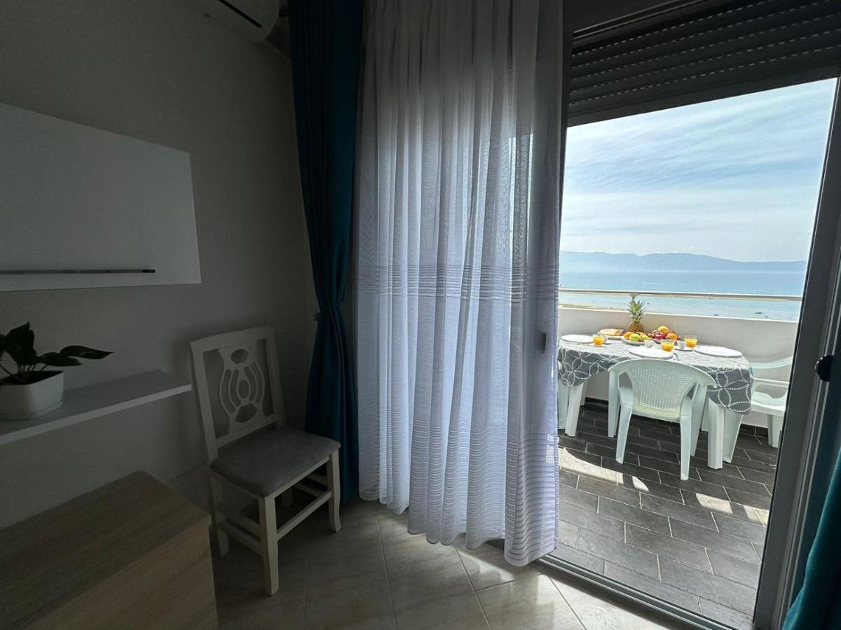 فلورا Trea Accomodations - Port Side المظهر الخارجي الصورة